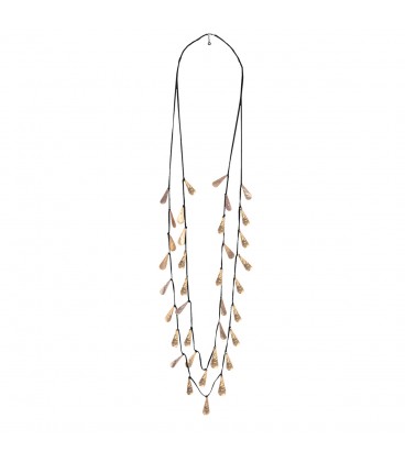 Delicate long necklace.